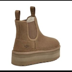 New in Box Women’s Ugg Neumel Platform Chelsea Boot. RARE!!! SIZE 10